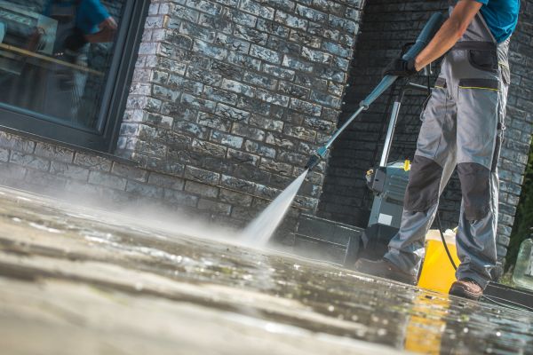 Storefront Pressure Washing in Lexington